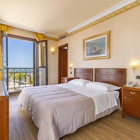 Panorama Hotel 4*
