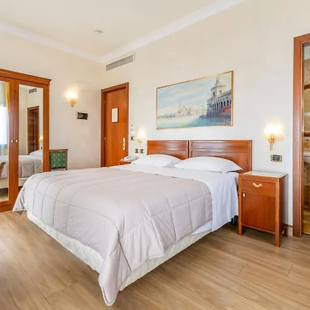 Panorama Hotel 4*