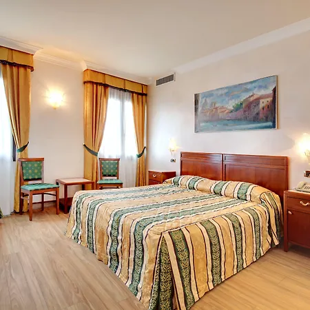 Ξενοδοχείο Panorama 4*