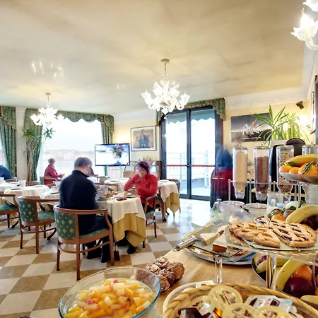 Ξενοδοχείο Panorama 4*